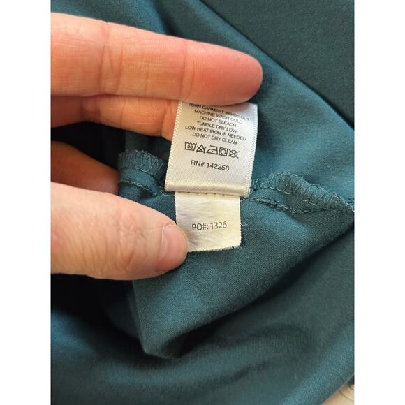 Figs Casma Three-Pocket Scrub Top CARRIBEAN BLUE Medium - Picture 4 of 6